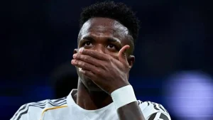 حلم العودة الكبرى.. فلامنغو يخطط لاستعادة فينيسيوس جونيور من ريال مدريد